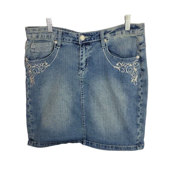 It's All About You Dresses & Skirts - It's All About You Blue Embroidered Straight Denim Mini Skirt Women's Size‎ 10
